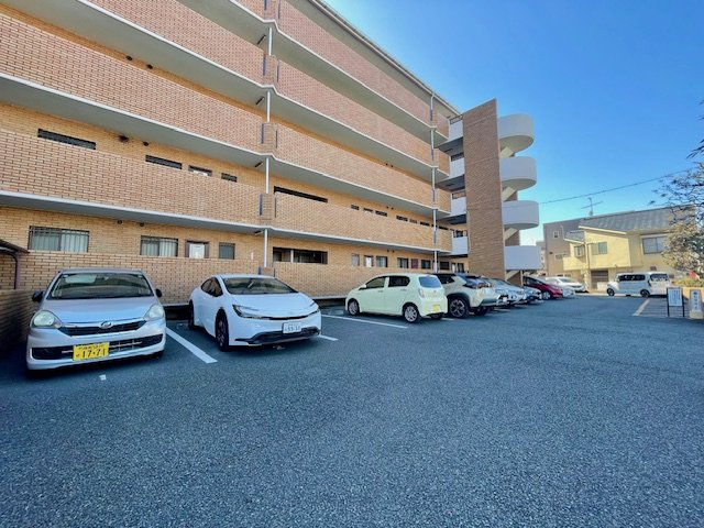 ベルヴィル茅ヶ崎松が丘の駐車場|ベルヴィル茅ヶ崎松が丘　敷地内駐車場