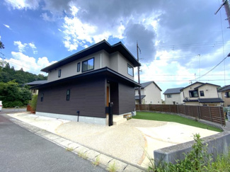 【外観】 | 岩倉村松町　中古戸建【令和５年築★４方道路★アイ工務店の注文建築】