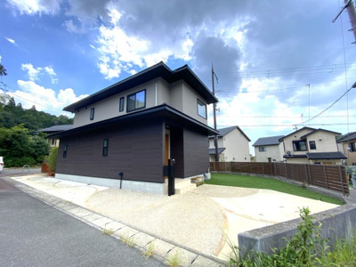 【外観】 | 岩倉村松町　中古戸建【令和５年築★４方道路★アイ工務店の注文建築】