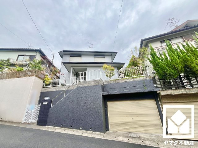宇治市平尾台４丁目の駐車場