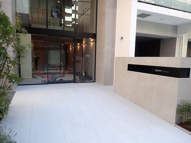 ズーム神田のエントランス