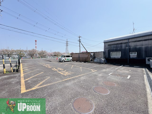 La riviereの駐車場