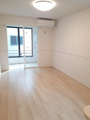 【居間・リビング】 | アスティーレ志比田　Ｂ | ゆったりとしたリビングです