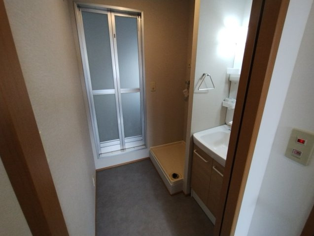 チャームコートKの浴室|きれいな洗面スペースです♪