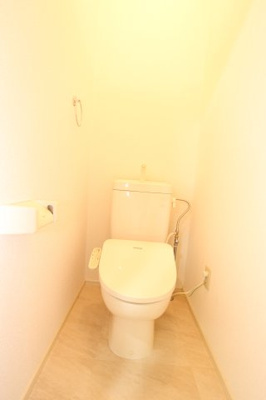 【トイレ】 | アーシャーハウス C | トイレです