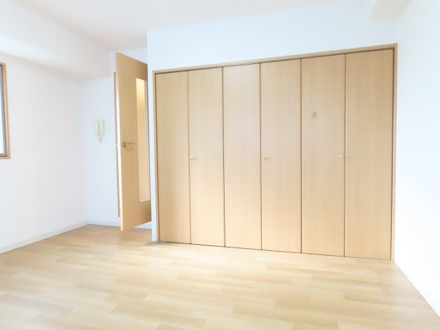 ラフォンテ十三の洋室