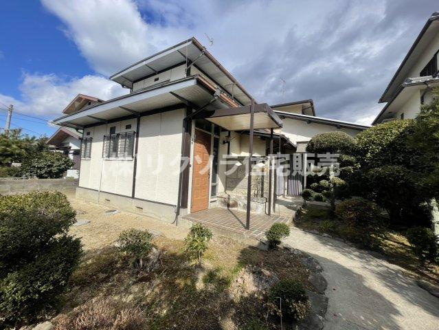 三井が丘３丁目　中古一戸建ての外観|新しい生活にいかがでしょうか？外観はお住まいの顔になります。こだわりたいポイントですね。外壁塗装や屋根塗装のご相談も承っております。
■現地内覧・資金計画相談・住宅ローン相談もお問合せ受付中■