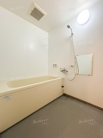 QM壱番館の浴室|広々としたお風呂です♪