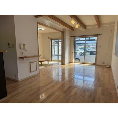 稗田町貸家の居間・リビング