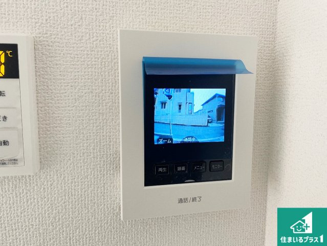 宝塚市御殿山　新築一戸建ての防犯設備|カラーモニターインターホン！声だけでなく来訪者の姿や顔がモニターで確認できるので、小さなお子様がいらっしゃるご家庭でも安心できます！