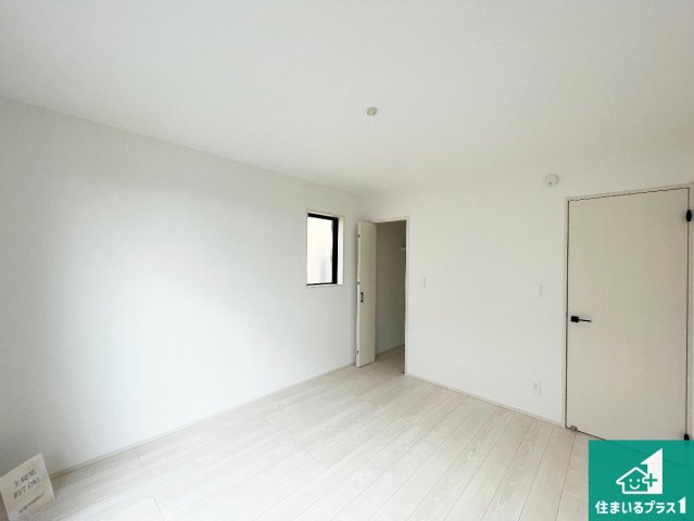 宝塚市御殿山　新築一戸建ての洋室|シンプルな洋室は、自分好みのインテリアが楽しめます♪ご家族とインテリアや家具を選びに行くのは新築購入時の醍醐味の一つです。ぜひお楽しみください♪