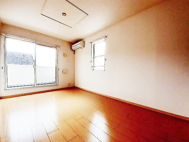 ビッグ　シャトーＡの居間・リビング