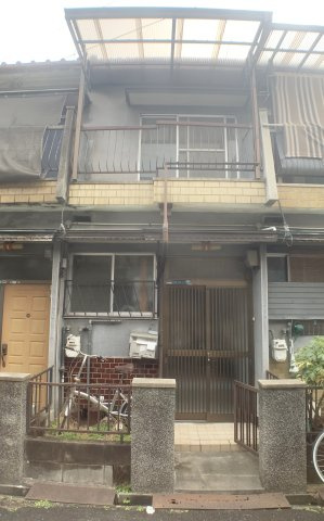 寝屋川市仁和寺町　中古テラスの外観
