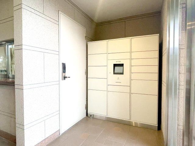 朝日クレス・パリオ綾瀬の設備|ご不在時の荷物の受け取りも安心な宅配ボックスを完備！