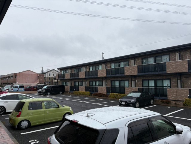 マジェスティーDの駐車場