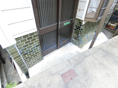 【駐車場】 | 板宿町3丁目貸家 | 玄関前スペース