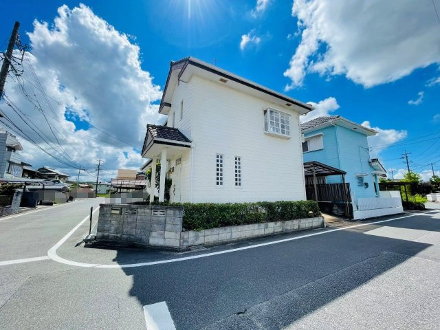 岡崎市上地2丁目の前面道路含む現地写真