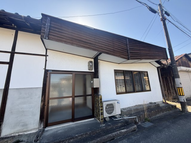 八幡町貸家Bの外観