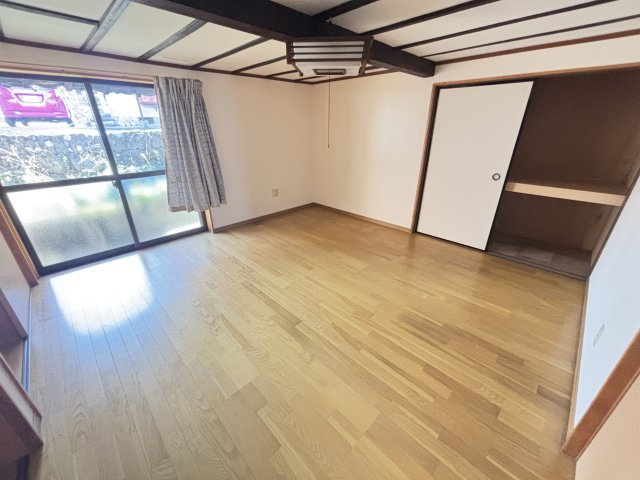 八幡町貸家B