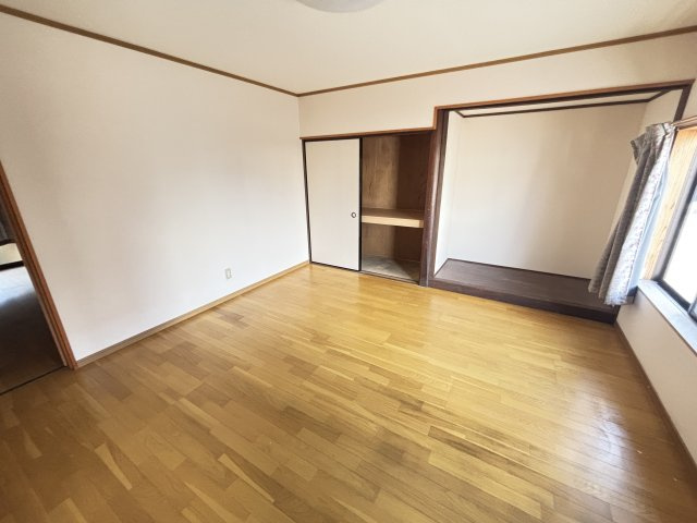 八幡町貸家B