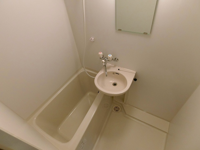 コート・サラ2の浴室