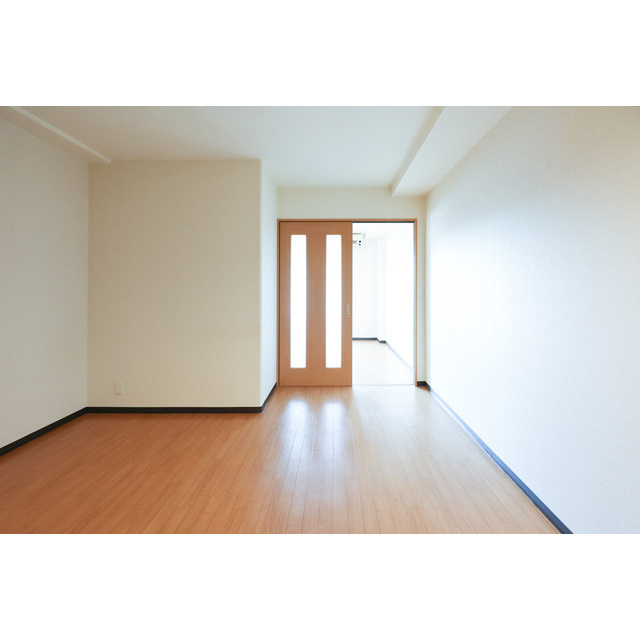 ユートピア三田　の居間・リビング