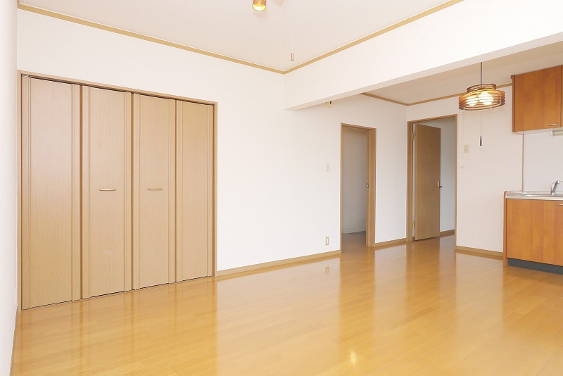 メゾン西山本の居間・リビング|メゾン西山本301号室