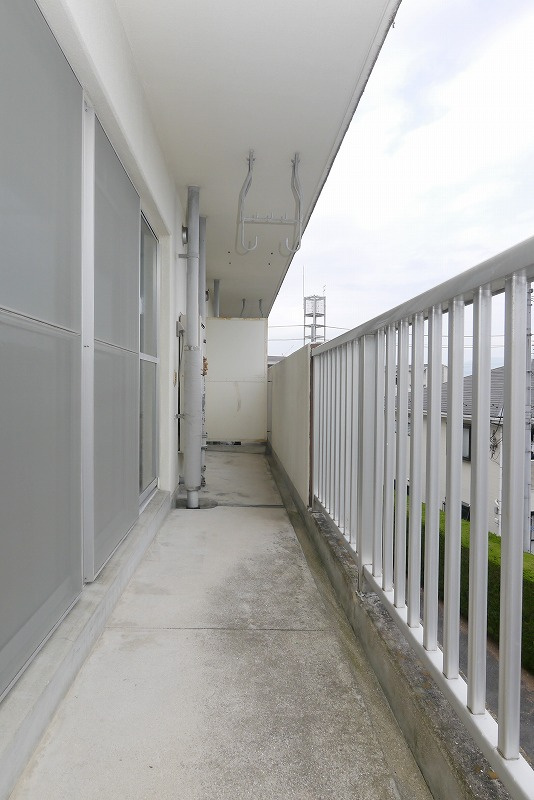 メゾン西山本のバルコニー|メゾン西山本301号室