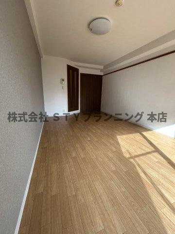 仲介手数料０円！第21プロスパー内山ビルの居間・リビング