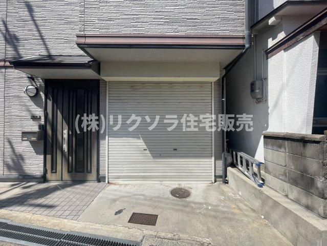 大成町　中古一戸建ての駐車場|3台駐車可能
■物件内覧・資金計画相談・住宅ローン相談、リフォーム相談、お問合せ受付中■
※当日・翌日のご内覧、ご相談はお電話でのお問合せがスムーズです！