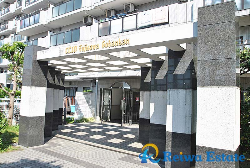 クリオ藤沢伍番館のエントランス