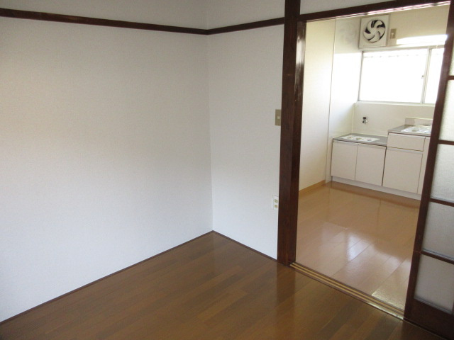 【洋室】 | ふらわーはうす | 個人の部屋や寝室として使える洋室です