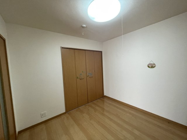 八代郡氷川町宮原　平屋建の洋室