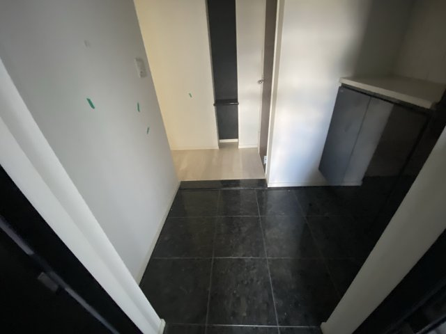 パレ・ロワイヤル田寺東ウエストコートの玄関