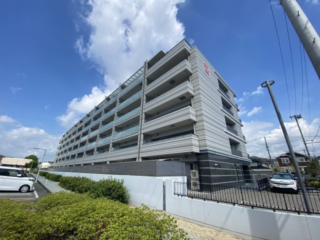 パレ・ロワイヤル田寺東ウエストコートの外観