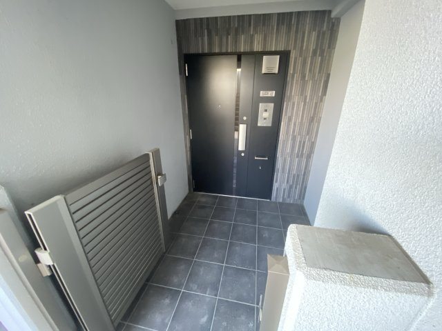 パレ・ロワイヤル田寺東ウエストコートの洋室