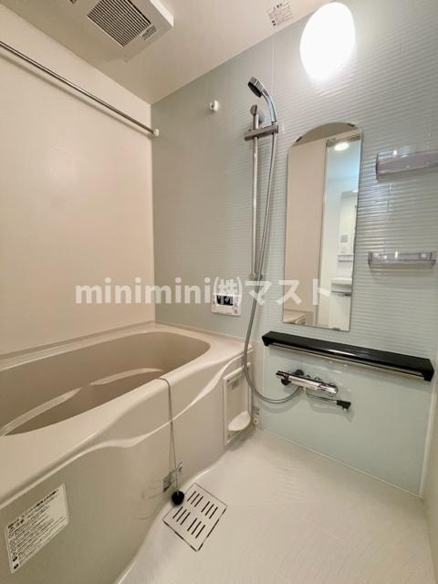 コンフォリア・リヴ谷町九丁目ソルテラスの浴室