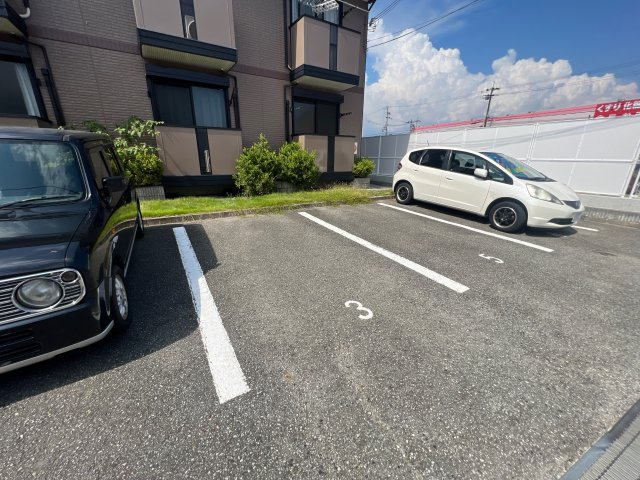 グランエストの駐車場