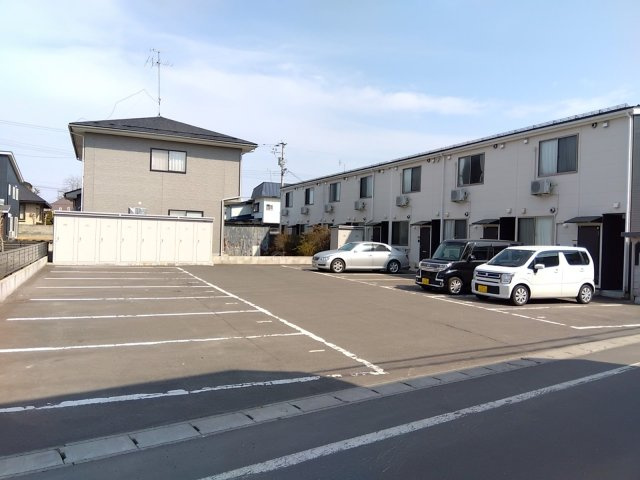 ネクストステージの駐車場