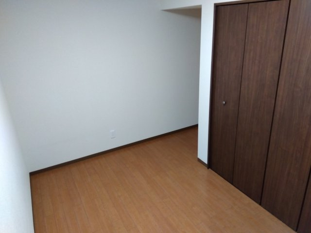 ネクストステージの洋室