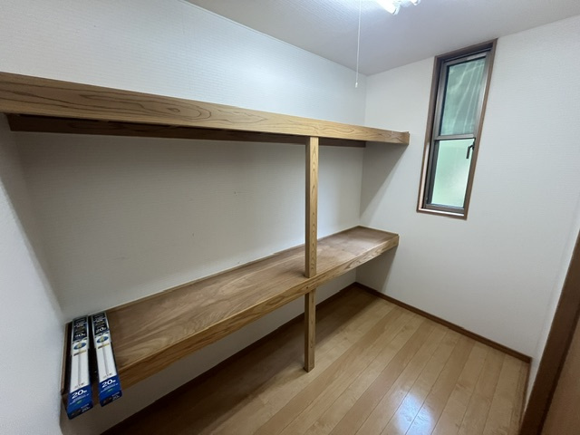 曽於市末吉町深川の中古一戸建の収納|納戸