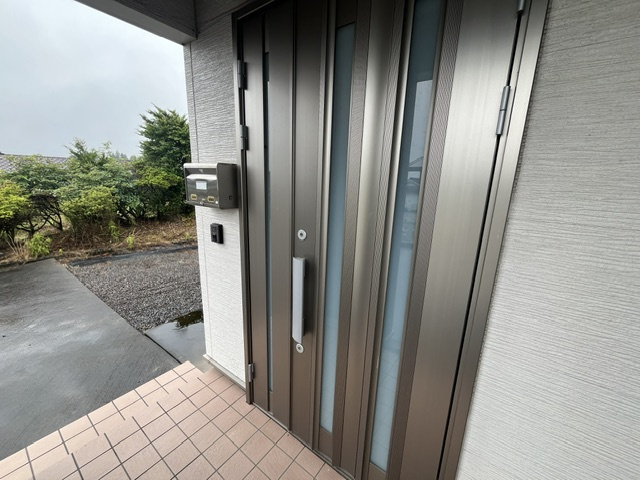 曽於市末吉町深川の中古一戸建の玄関