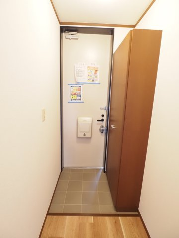 【玄関】 | リトルプールC