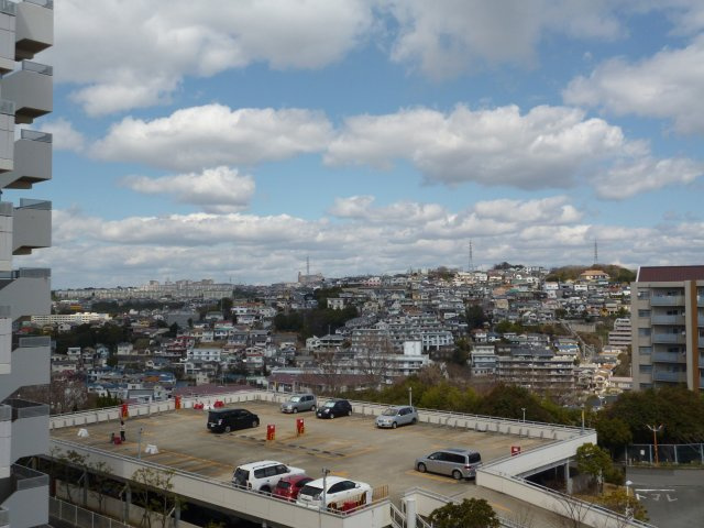 グリーンヒルズ東舞子２ＤＫの駐車場