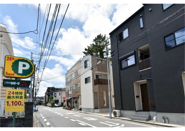 大久保1丁目　中古戸建の前面道路含む現地写真