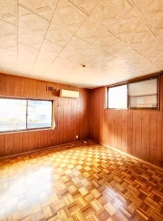 杉１丁目　中古一戸建ての寝室|洋室8.0帖　陽当り通風良好
■物件内覧・資金計画相談・住宅ローン相談、リフォーム相談、お問合せ受付中■
※当日・翌日のご内覧、ご相談はお電話でのお問合せがスムーズです！