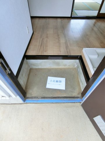 大木アパートの玄関