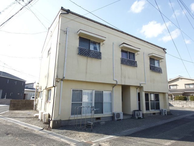 【その他】 | 黄色を基調としたかわいらしい外観です。