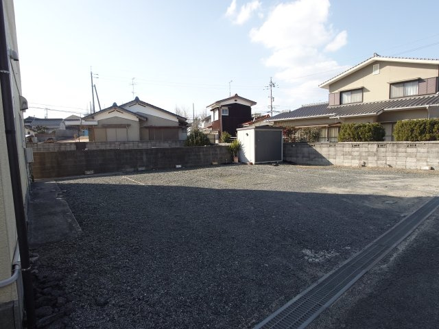 【駐車場】 | ご入居者様用の駐車スペースもございます