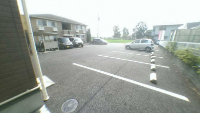 リビングタウン平柳Cの駐車場
